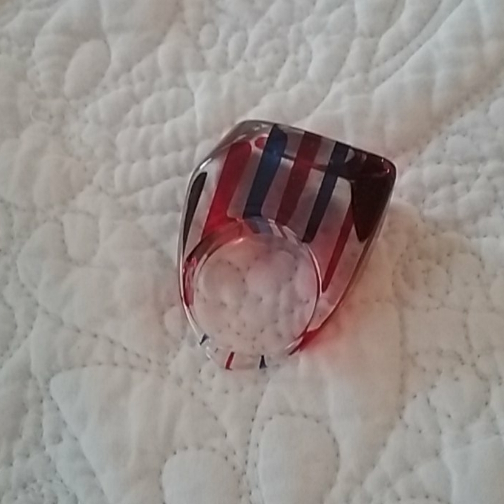 Ring - Picture 2 of 3
